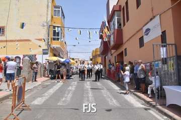 La Viña procesiona a su patrona en la despedida de sus fiestas patronales/Francisco Javier Santana y TA.
